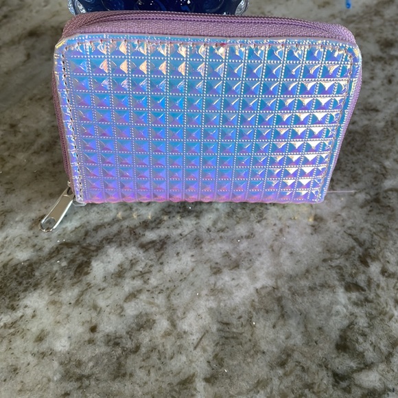 Shiny purple/pink wallet - Picture 2 of 4